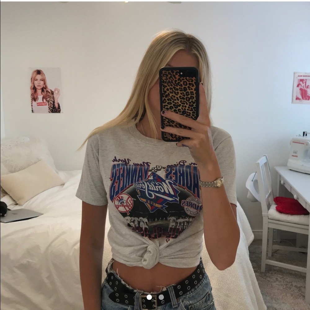 Grey vintage graphic tee